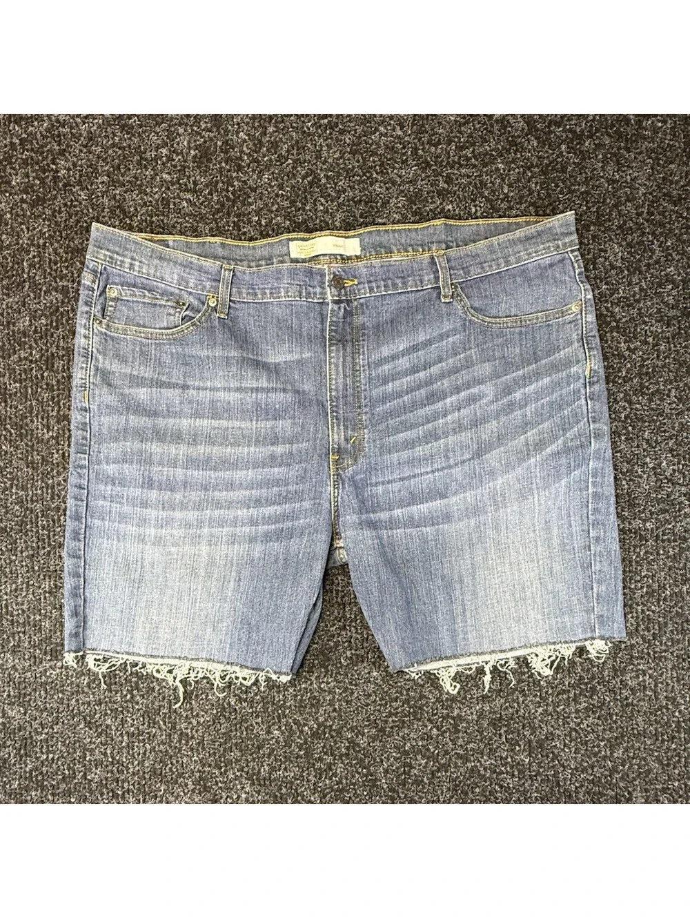 Signature by Levi Strauss & Co. Women’s Straight Mid Rise Denim Cutoff Shorts 24